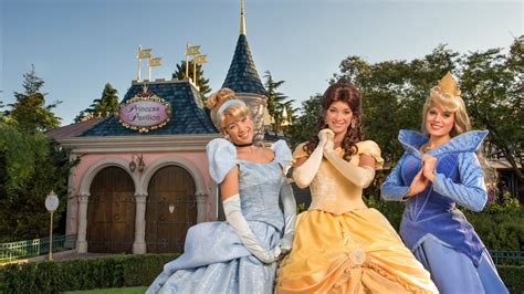 pavillon des princesses|Comment rencontrer les Princesses Disney à Disneyland Paris